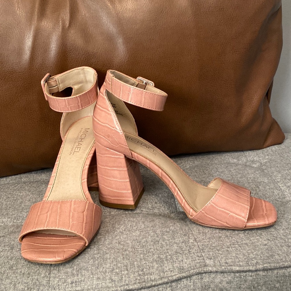 MICHAEL SHANNON PINK SNAKE SKIN HEELS